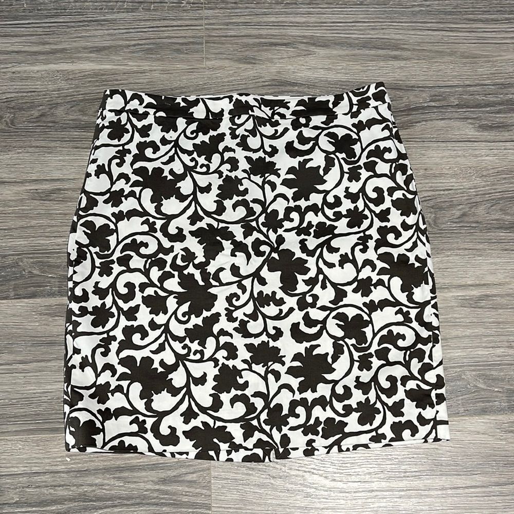 J Crew stretch skirt in brown and white